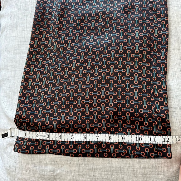 Alice & Trixie silk charmeuse piped drawstring lounge pants in horsebit print. - Picture 8 of 9